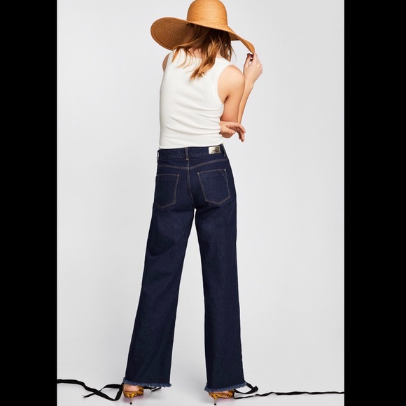 Zara Basic Z1975 Denim with Frayed Hem - Picture 5 of 8